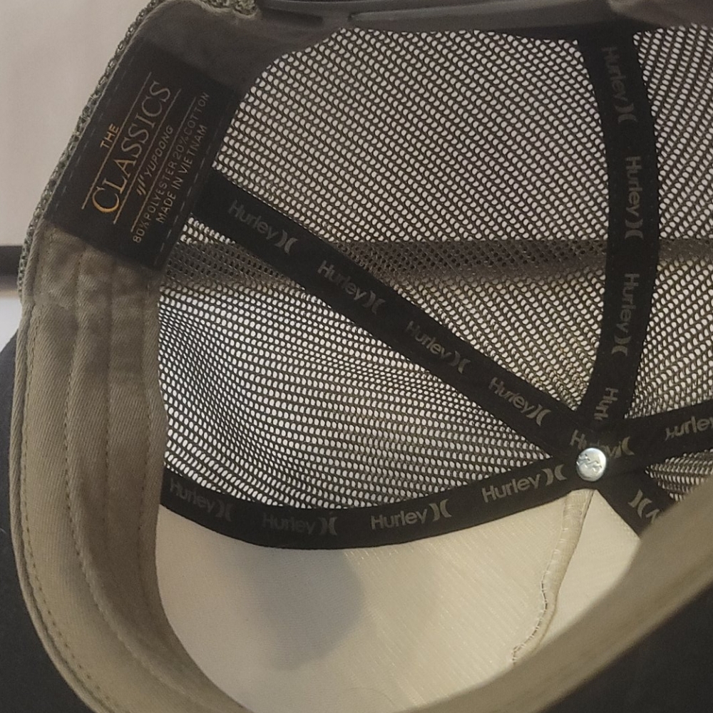 Hurley hat - Picture 4 of 4